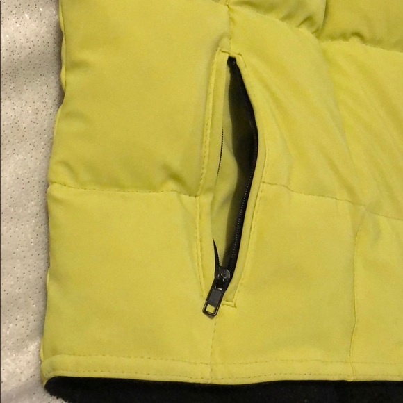 Stylish Reversible Express Vest - Picture 2 of 5